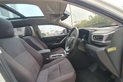 2024 Toyota Kijang Innova Zenix Hybrid EV 2.0L V HV CVT Modellista bekas