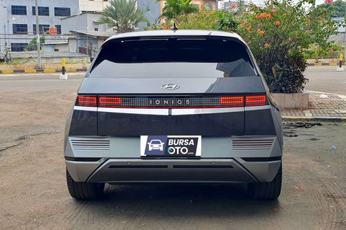Old 2022 Hyundai Ioniq 5 Long Range Signature