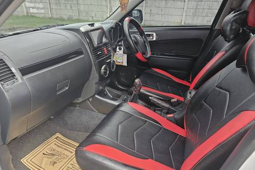 2017 Daihatsu Terios R M/T bekas