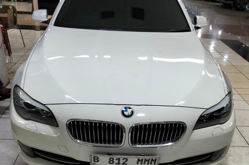 2011 BMW 5 Series Sedan  528i CKD AT bekas