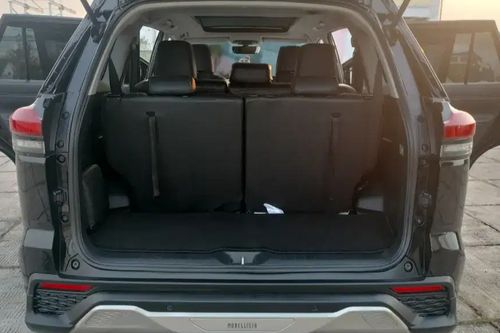 2023 Toyota Kijang Innova Zenix Hybrid EV 2.0L V HV CVT Modellista bekas