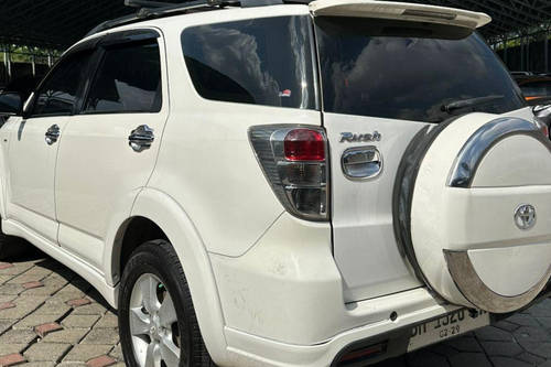 2011 Toyota Rush G AT bekas