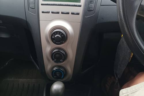 Dijual 2013 Toyota Yaris E AT bekas