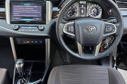 2022 Toyota Kijang Innova 2.4 V Diesel AT bekas