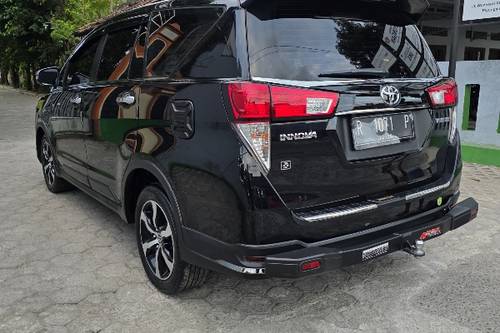 Dijual 2021 Toyota Kijang Innova 2.4 Q A/T DIESEL VENTURER BASIC bekas
