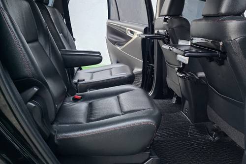 2021 Toyota Kijang Innova 2.4 Q A/T DIESEL VENTURER BASIC bekas