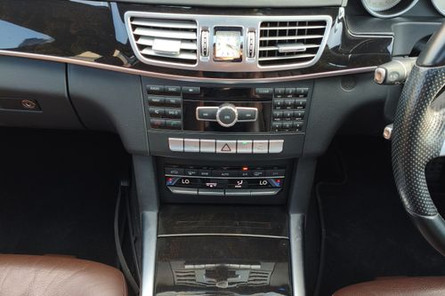 Dijual 2015 Mercedes Benz E-Class Saloon E 400 AMG bekas