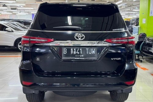 Dijual 2021 Toyota Fortuner 2.4 VRZ AT bekas