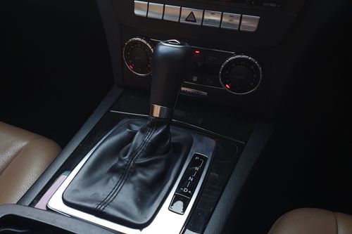 2013 Mercedes Benz C-Class Sedan C 200 CGI Avantgarde bekas