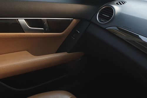 2013 Mercedes Benz C-Class Sedan C 200 CGI Avantgarde bekas