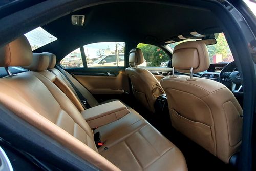 2013 Mercedes Benz C-Class Sedan C 200 CGI Avantgarde bekas