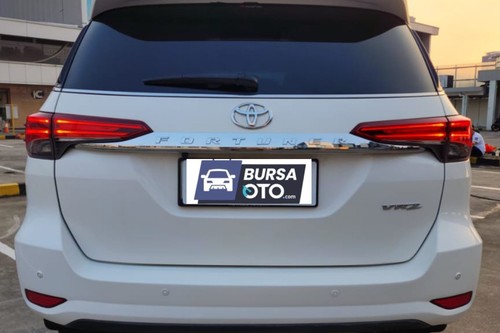Dijual 2018 Toyota Fortuner 2.4 VRZ AT bekas
