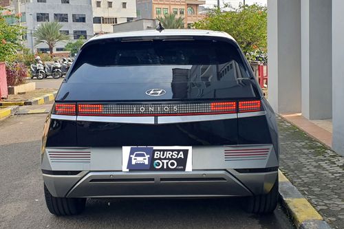 Old 2022 Hyundai Ioniq 5 Long Range Signature