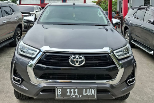 2022 Toyota Hilux 2.4L D-Cab V AT bekas