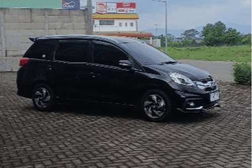 Dijual 2015 Honda Mobilio E RS AT bekas