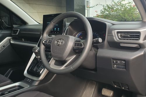 2024 Toyota Kijang Innova Zenix Hybrid EV 2.0L V HV CVT Modellista bekas