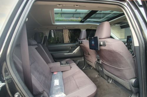 2024 Toyota Kijang Innova Zenix Hybrid EV 2.0L V HV CVT Modellista bekas