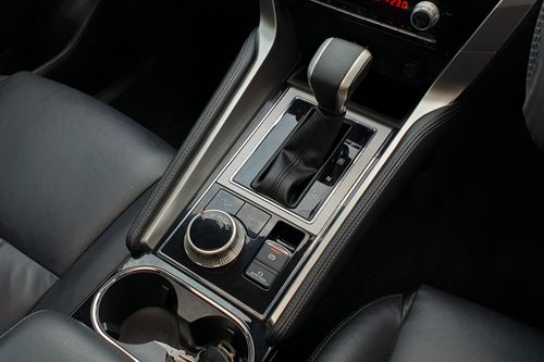 2022 Mitsubishi Pajero Sport Dakar Ultimate AT 4x4 bekas