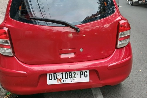 Dijual 2011 Nissan March 1.2 MT bekas
