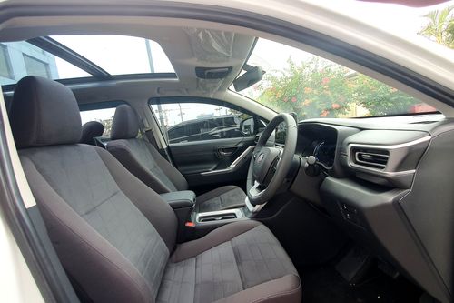 2025 Toyota Kijang Innova Zenix Hybrid EV 2.0L V HV CVT Modellista bekas