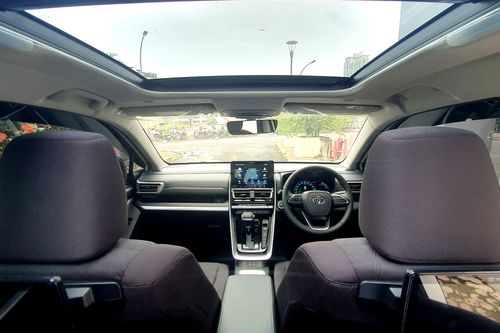 2025 Toyota Kijang Innova Zenix Hybrid EV 2.0L V HV CVT Modellista bekas