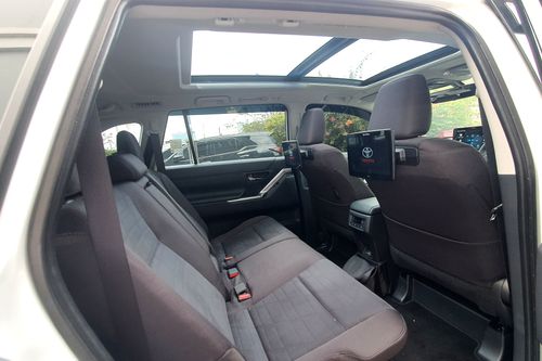 2025 Toyota Kijang Innova Zenix Hybrid EV 2.0L V HV CVT Modellista bekas