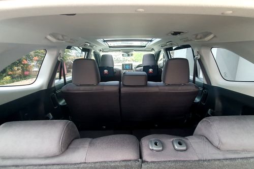 2025 Toyota Kijang Innova Zenix Hybrid EV 2.0L V HV CVT Modellista bekas