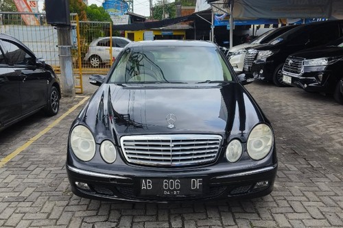 Used 2005 Mercedes Benz E-Class  e 260