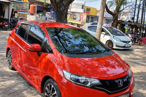 Dijual 2017 Honda Jazz GK5 1.5 RS CVT (CKD) bekas