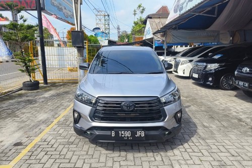 2020 Toyota Kijang Innova 2.4 Q A/T DIESEL VENTURER BASIC bekas