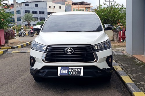 Used 2022 Toyota Venturer 2.0 AT