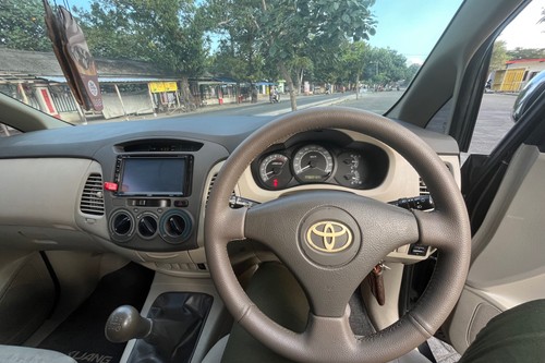 2009 Toyota Kijang Innova 2.0L G MT bekas