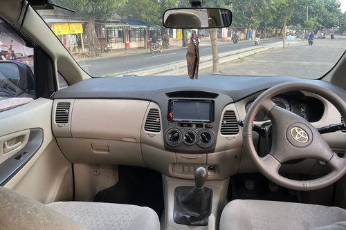 Dijual 2009 Toyota Kijang Innova 2.0L G MT bekas
