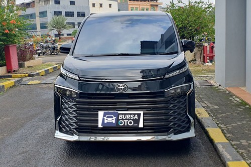Used 2024 Toyota Voxy 2.0 CVT