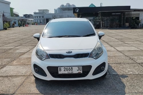2013 Kia Rio  AT bekas