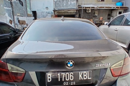 Dijual 2005 BMW 3 Series Sedan 325iat bekas