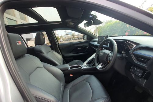 2023 Toyota Yaris Cross 1.5 S GR Hybrid EV CVT TSS bekas