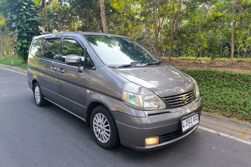 2010 Nissan Serena 2.0L Highway Star AT bekas