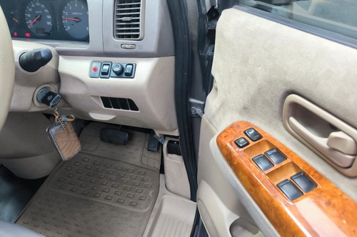 2010 Nissan Serena 2.0L Highway Star AT tua