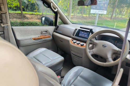 2010 Nissan Serena 2.0L Highway Star AT bekas