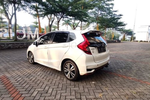 Dijual 2017 Honda Jazz RS CVT bekas