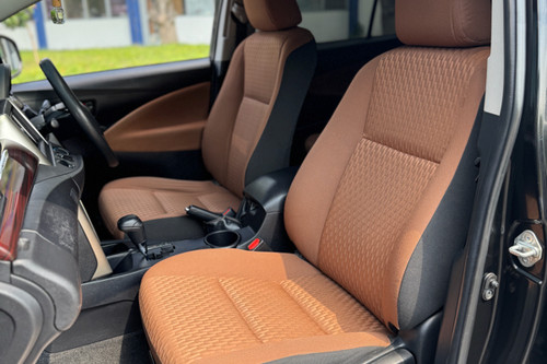2015 Toyota Kijang Innova REBORN 2.4 G AT DIESEL bekas