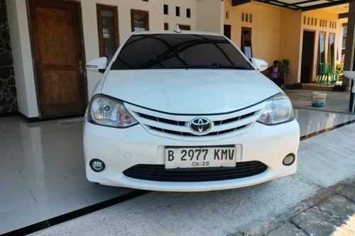 Used 2013 Toyota Etios Valco  EMT