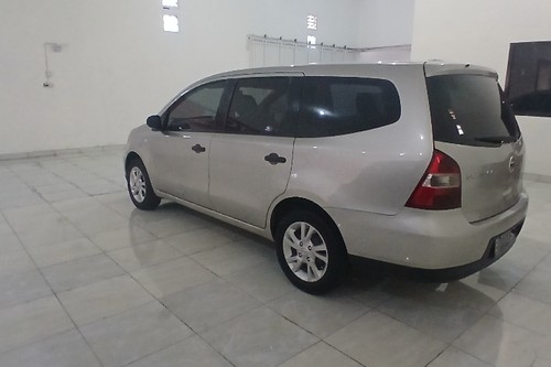 Dijual 2011 Nissan Grand Livina 1.5 SV AT bekas