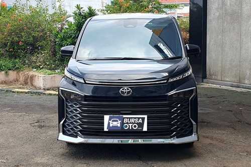 Used 2023 Toyota Voxy 2.0 CVT