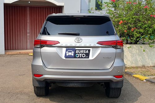 Dijual 2017 Toyota Fortuner 2.4 VRZ AT bekas
