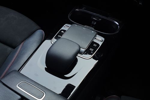 2019 Mercedes Benz CLA-Class 200 AMG Line bekas