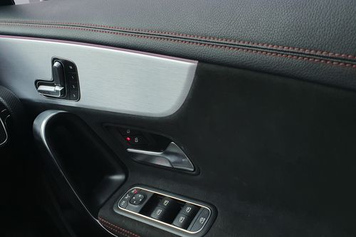 2019 Mercedes Benz CLA-Class 200 AMG Line bekas