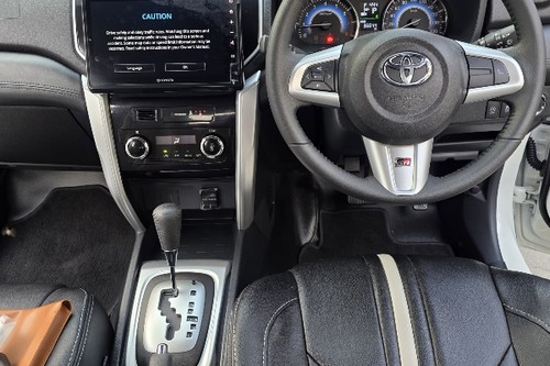 Dijual 2024 Toyota Rush 1.5 S AT GR Sport bekas