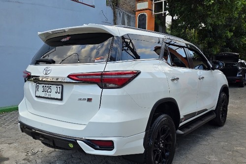 Dijual 2023 Toyota Fortuner 2.8 VRZ 4x2 AT bekas